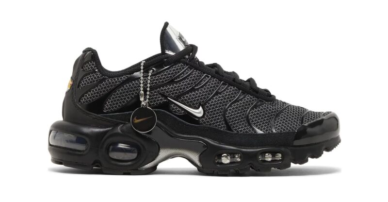 Nike Air Max Plus Tn Black Metallic Silver